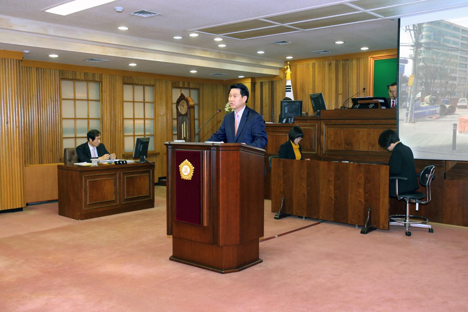 제213회 임시회 제2차 본회의 구정질문-이진삼의원