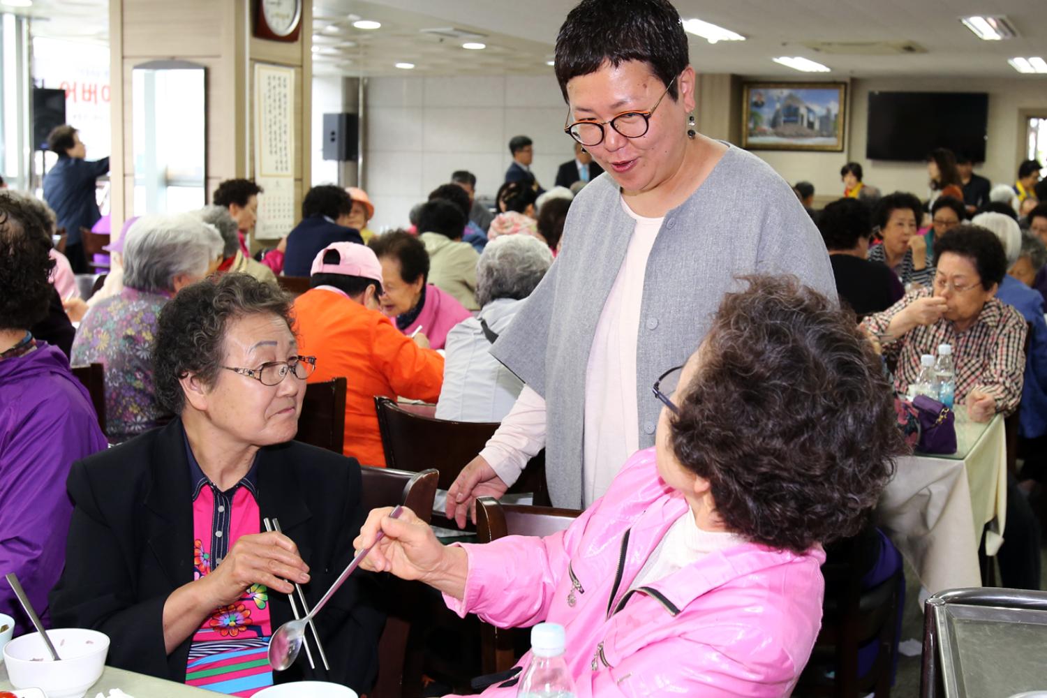 홍제2동 어버이날 경로행사