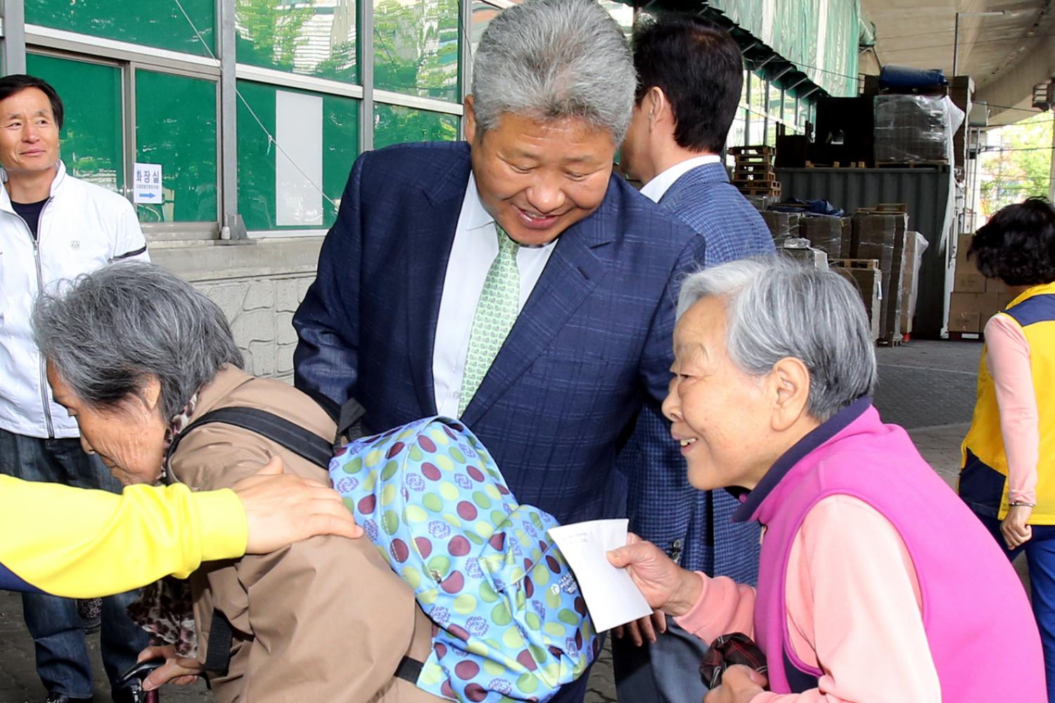 홍제3동 어버이날 경로행사