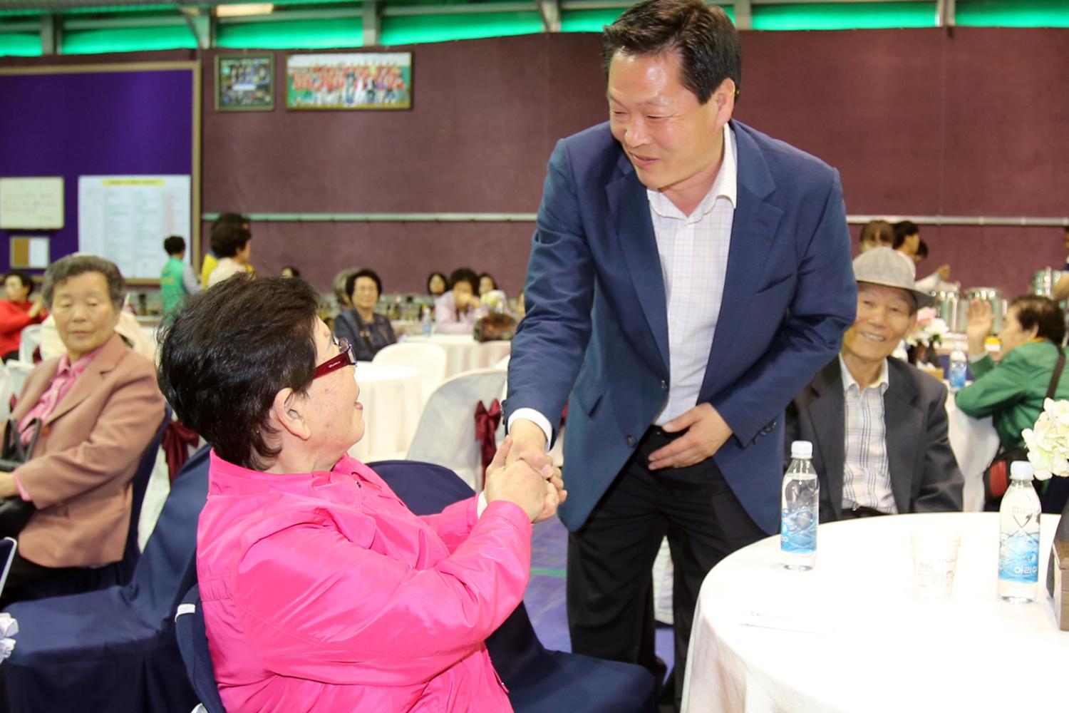 홍제3동 어버이날 경로행사