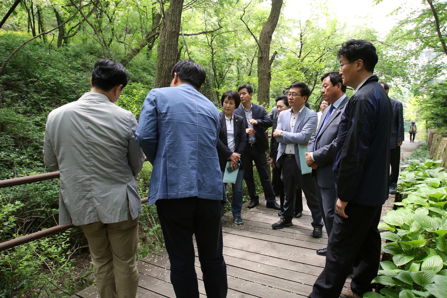 제215회 재정건설위원회 홍은동 북한산 무장애 자락길 현장방문