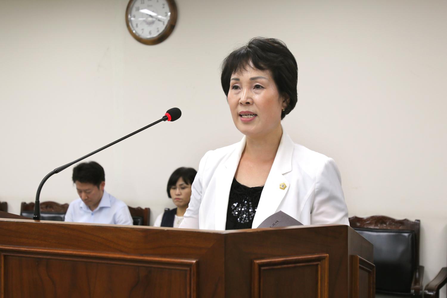 제217회 임시회 제2차 예산결산특별위원회-2015 제1회 세입. 세출 추가경정 예산안 재정건설위원회 심사결과보고