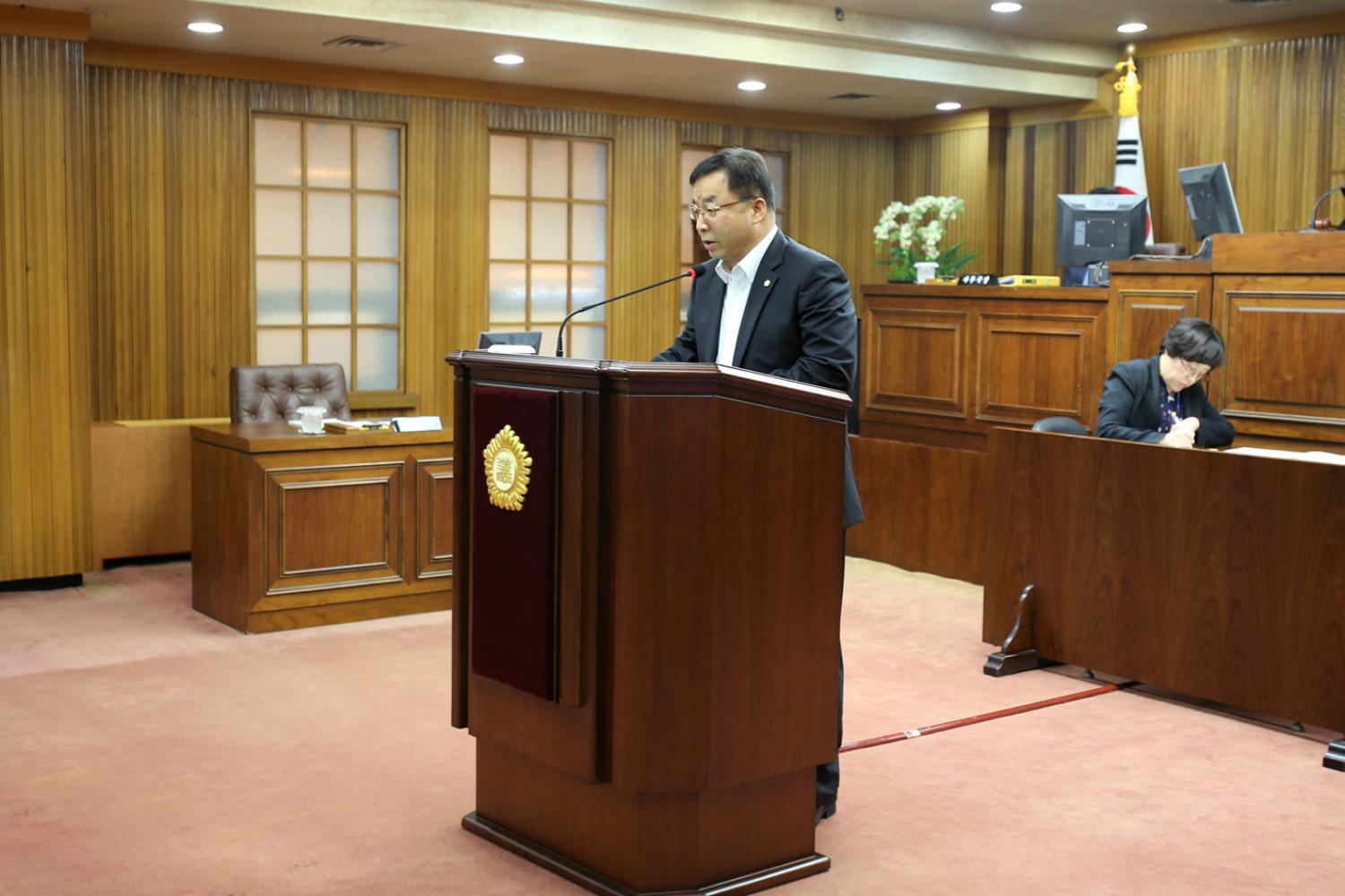 제217회 임시회 제2차 본회의-행정복지위원회 심사결과보고