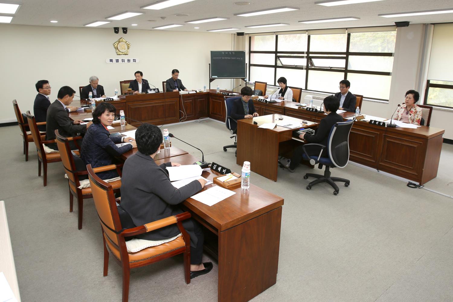 민간위탁 사무 점검 특별위원회 결과보고서 채택의 건
