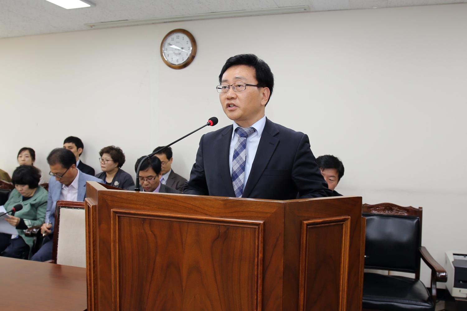 민간위탁 사무 점검 특별위원회 결과보고서 채택의 건 8