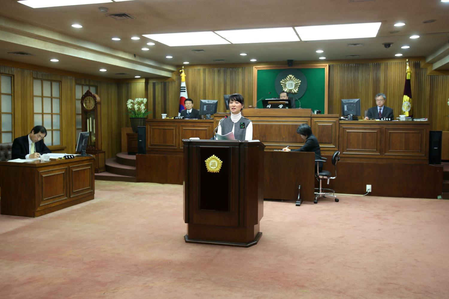 제220회 제2차 정례회 제2차 본회의 구정질문 3