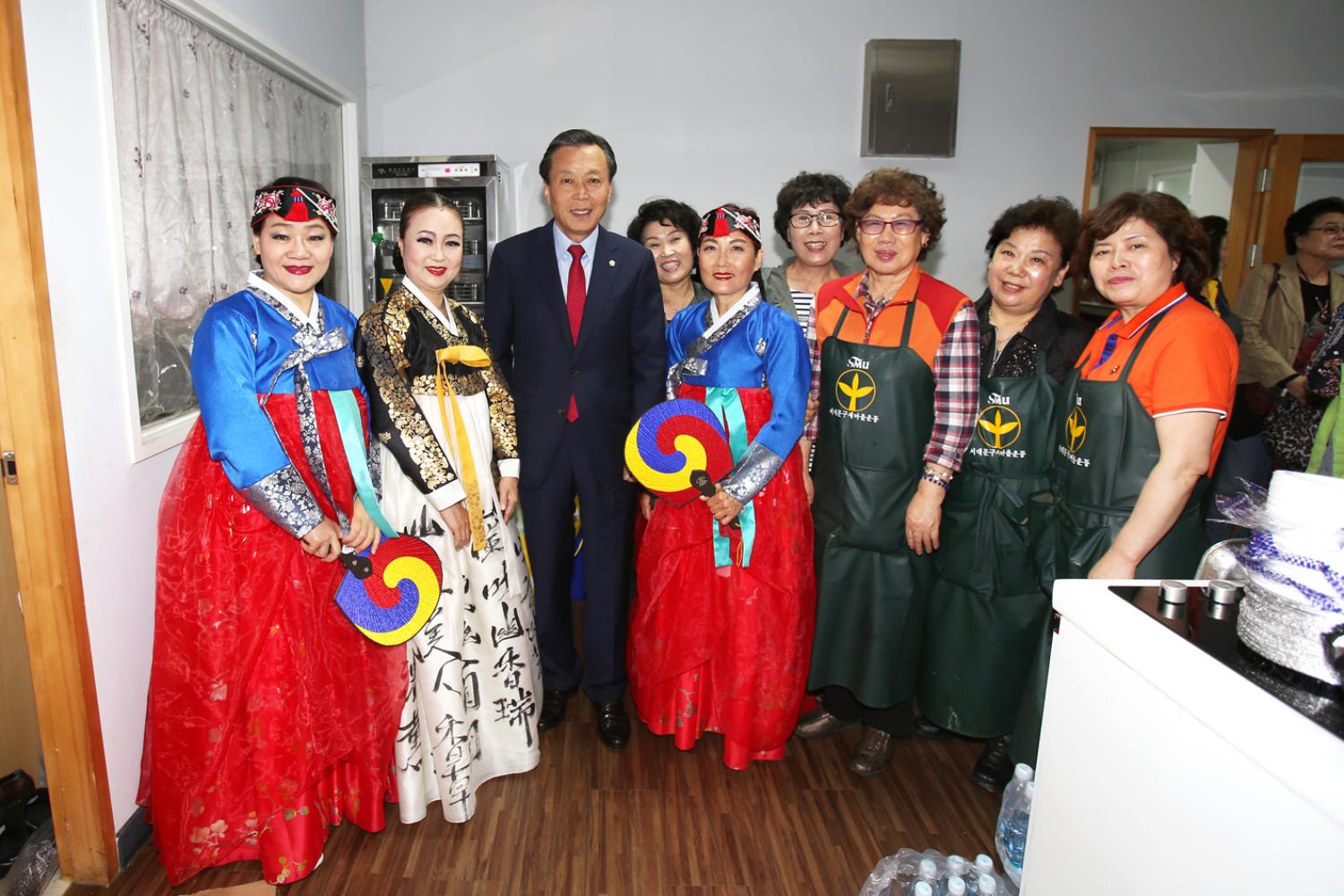 제44회 어버이날 기념  경로행사- 세상에서 가장귀한 사랑을 주신 어버이께 오래도록 건강하세요 3
