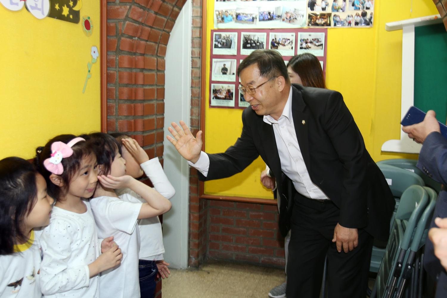 제44회 어버이날 기념  경로행사-어르신들의 건강과 행복을 기원합니다 7