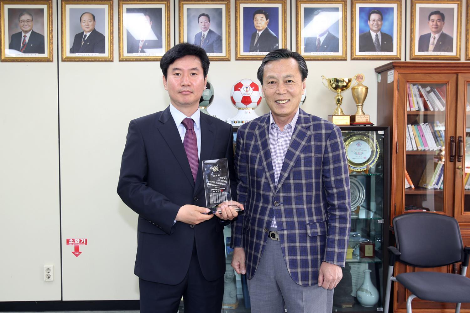 서울특별시구의회 의회운영위원장협의회 공로패 수여식 2