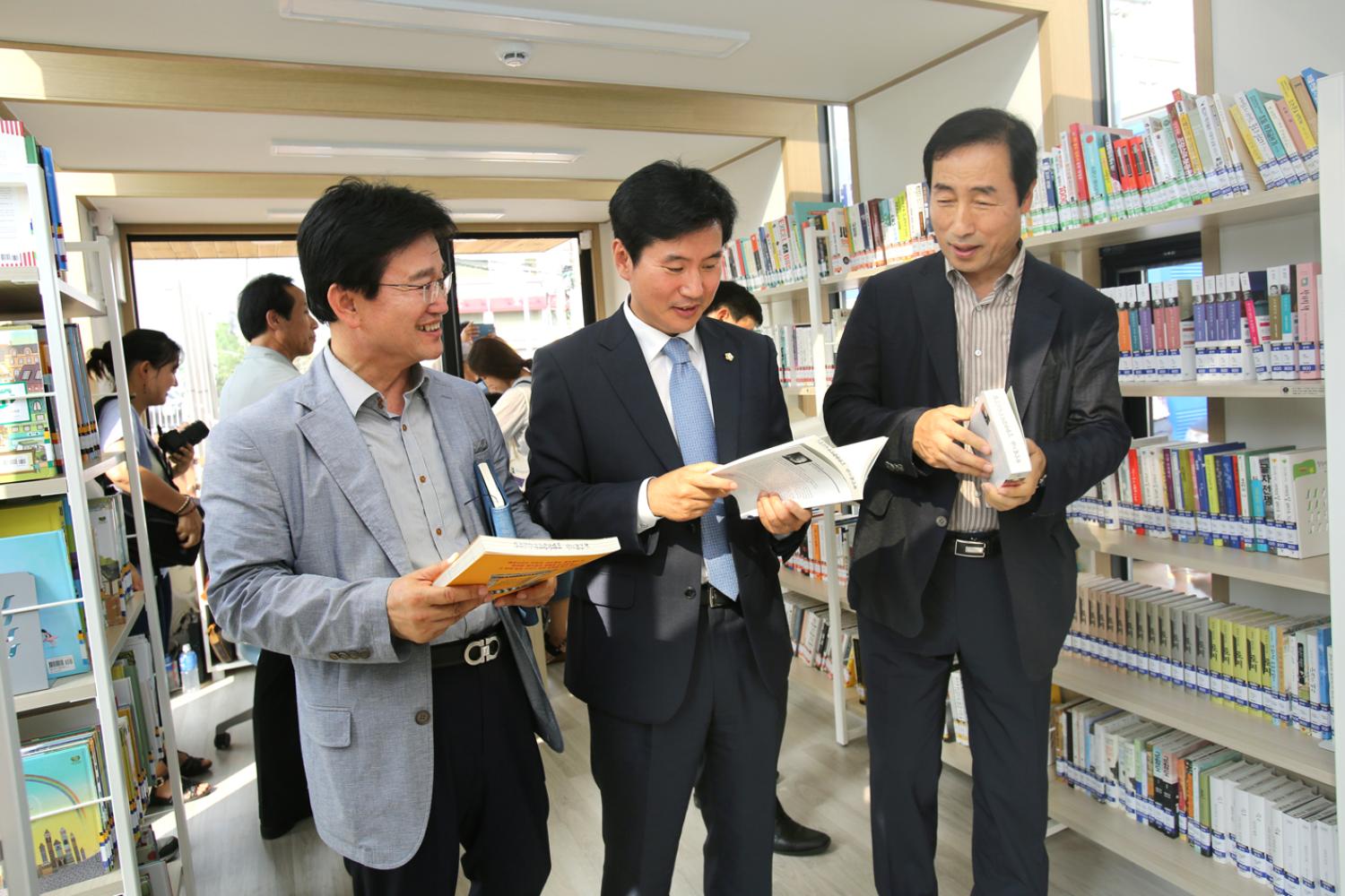 이팝꽃향기 작은도서관 개관식 6