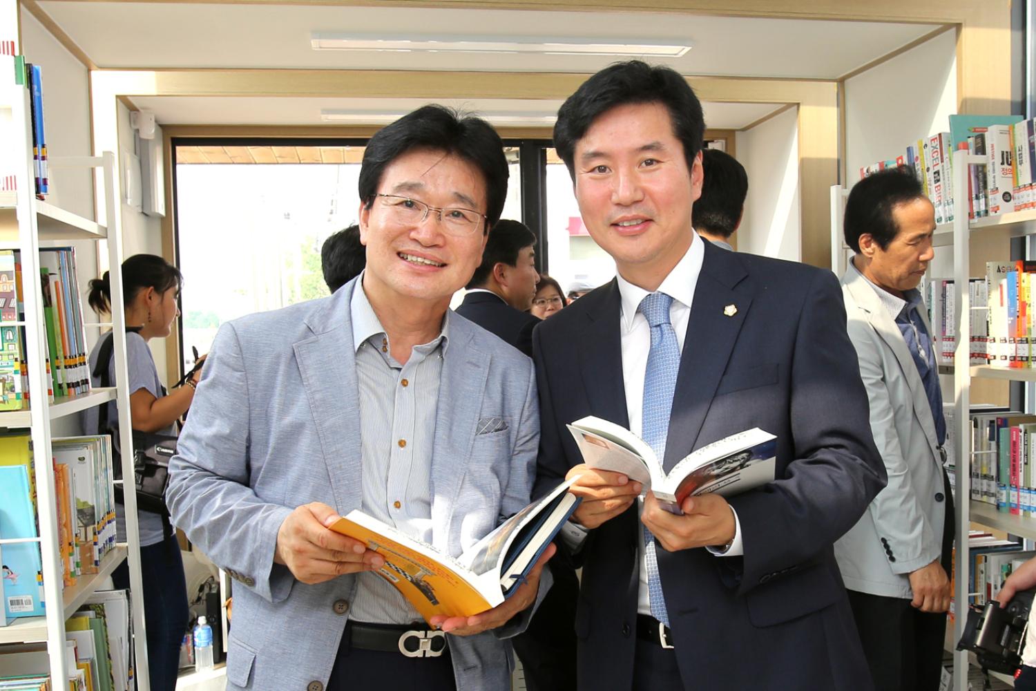 이팝꽃향기 작은도서관 개관식 7