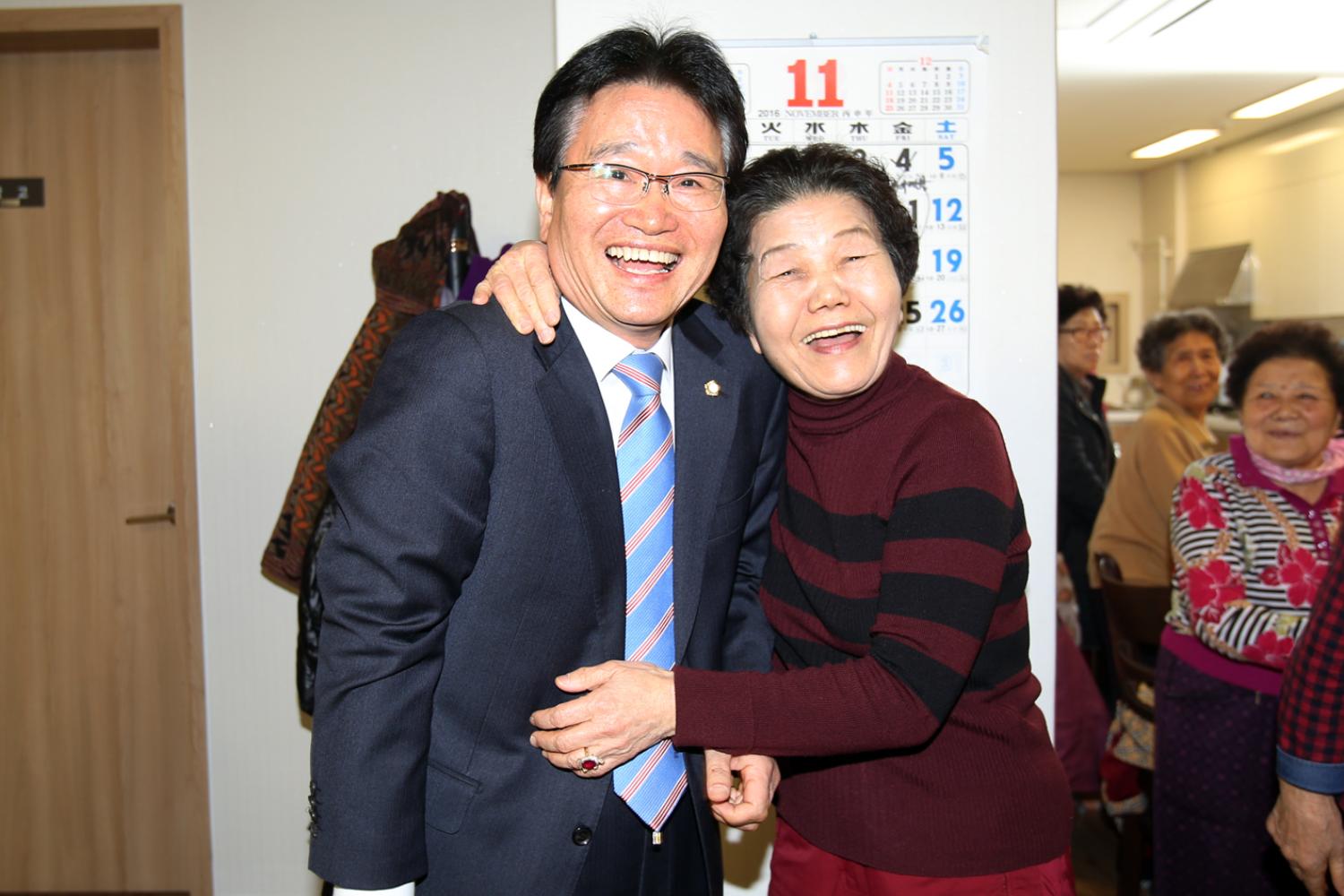 북가좌1동 동주민센터 반장 수여식 및 DMC 경로당 방문 4