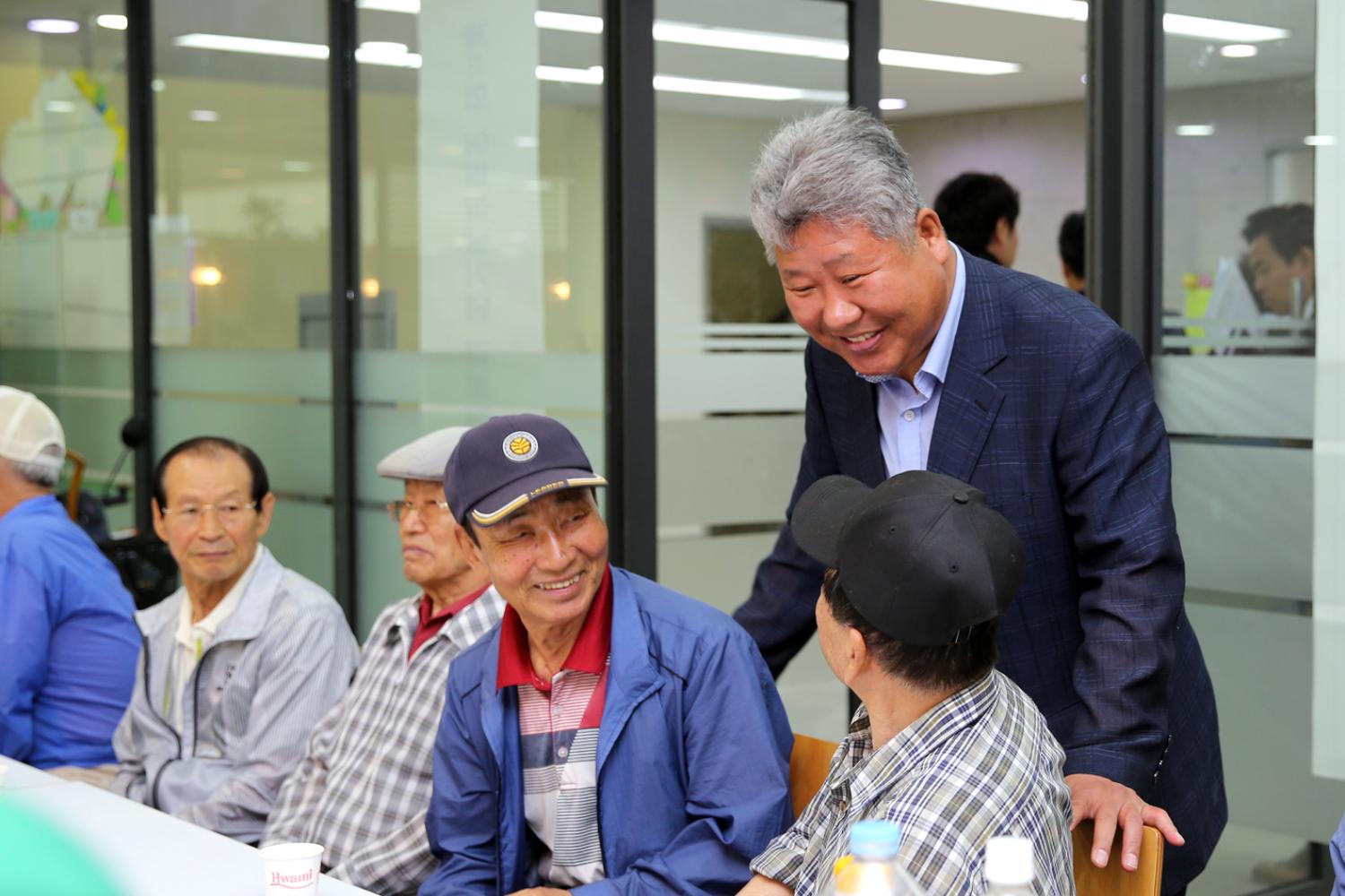 홍은2동 어버이날 기념 경로행사-사랑합니다 오래도록 건강하세요. 3