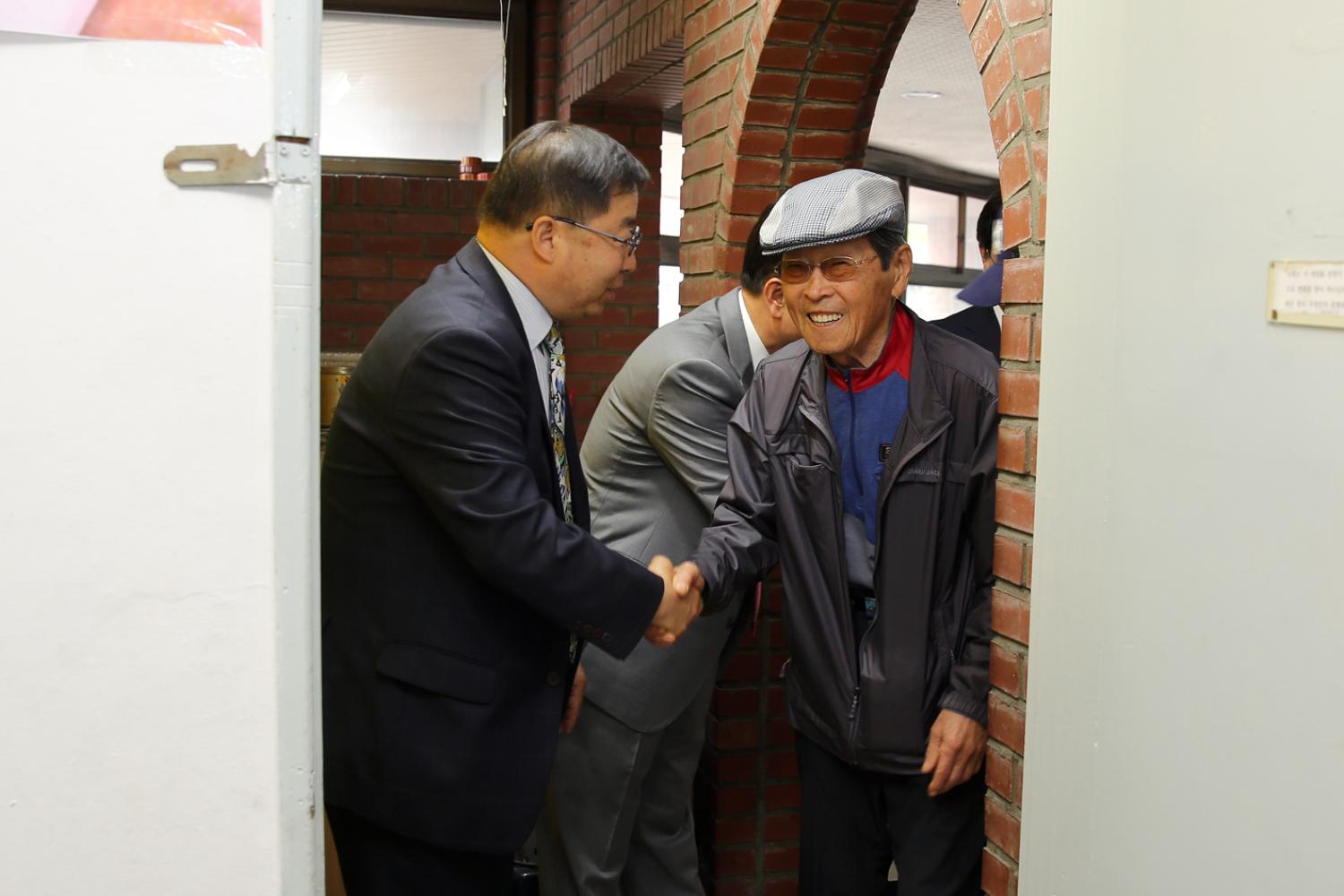 남가좌2동 어버이날 기념 경로행사-어버이 은혜의 감사합니다 3