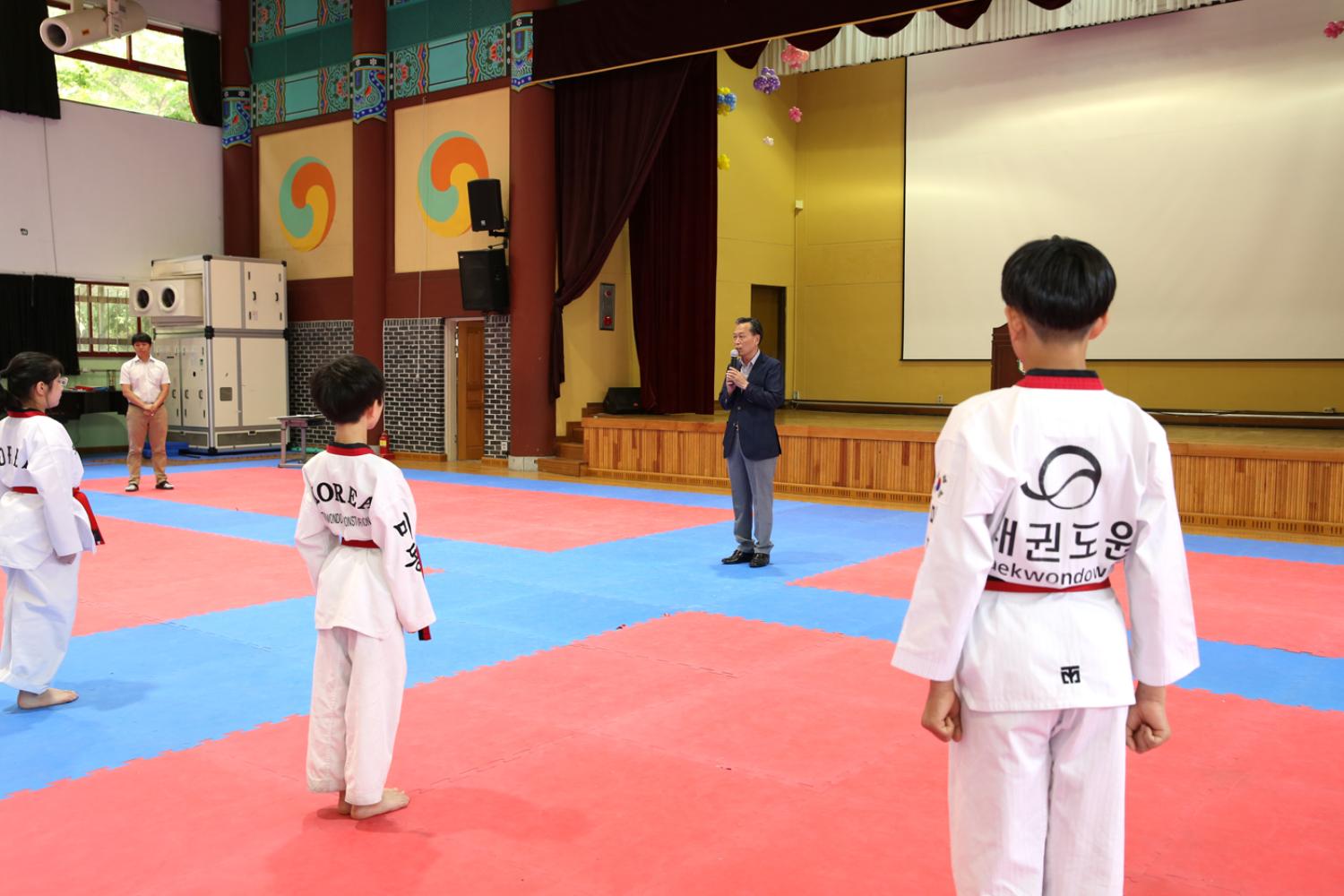 미동초등학교 국가대표 어린이 태권도 시범단 후원금 전달식 4