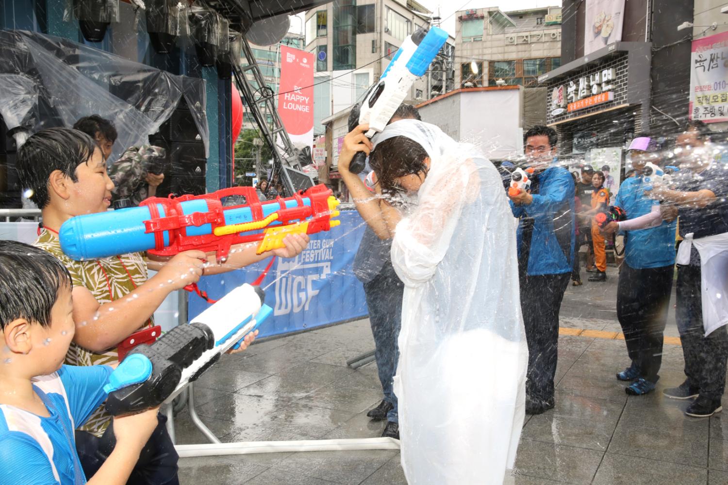 제6회 신촌 물총축제 개막식 13