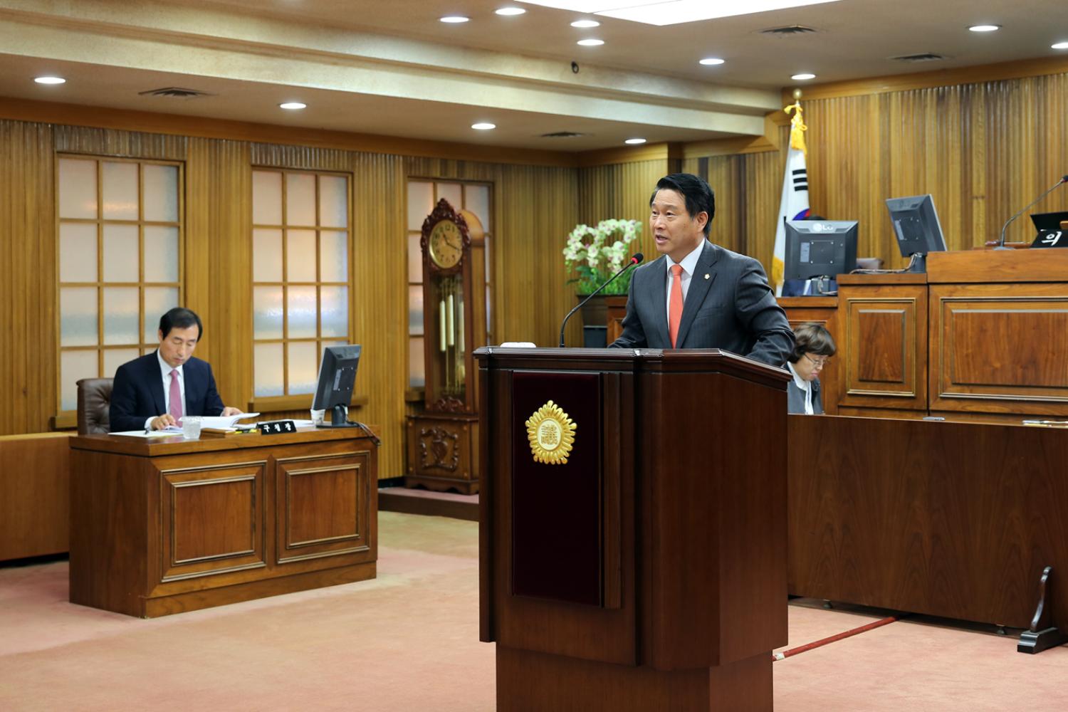 제236회 임시회 제2차 본회의 구정질문 3