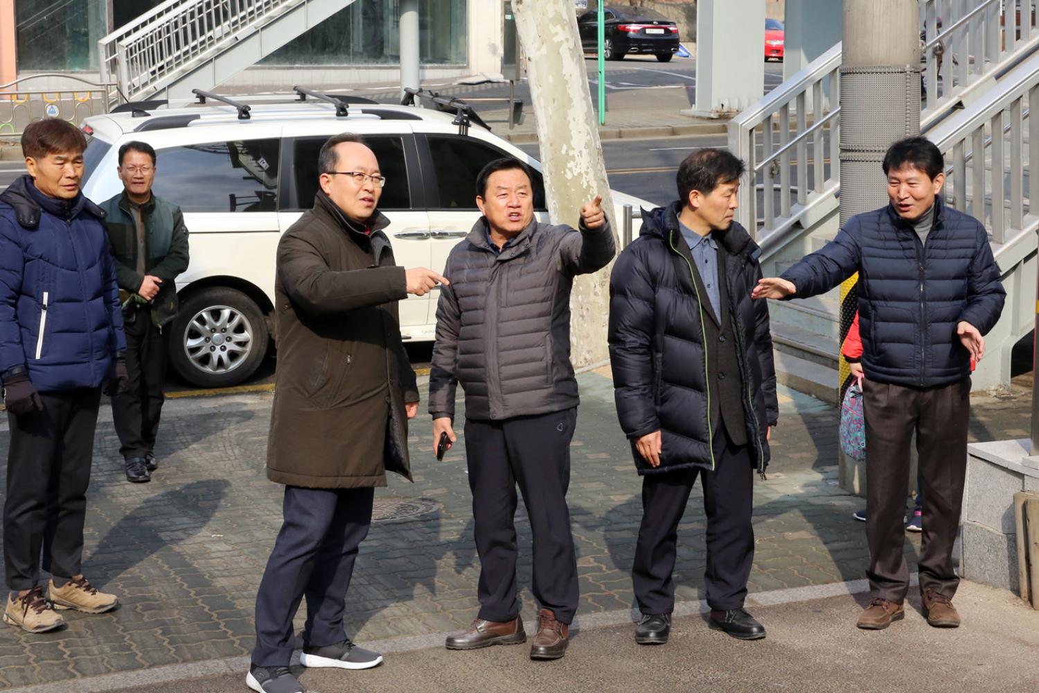 연희초등학교 입구 자로수 진입로 가각정비 및 차선구획 현장방문 4