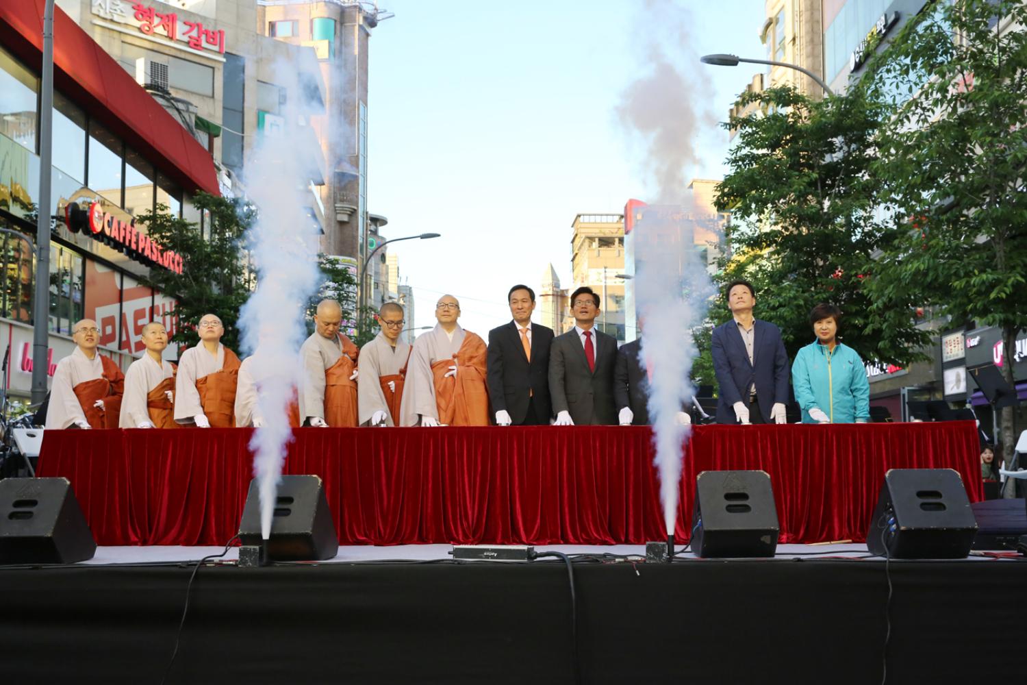 2018년 부처님오신날 점등식 및 봉축음악회 개최 16