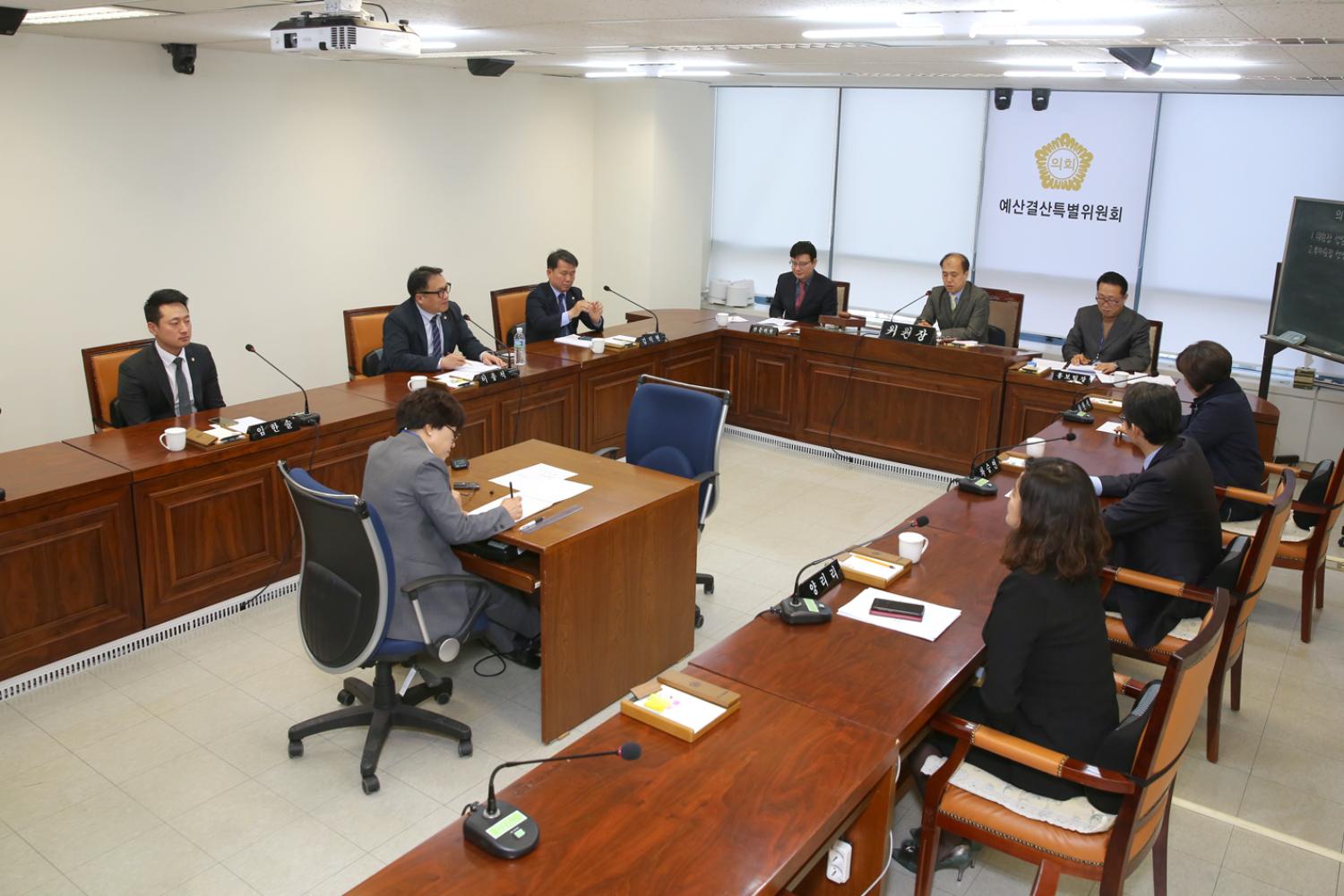 제250회 임시회 제1차 예산결산특별위원회 (위원장, 부위원장 선임의 건)