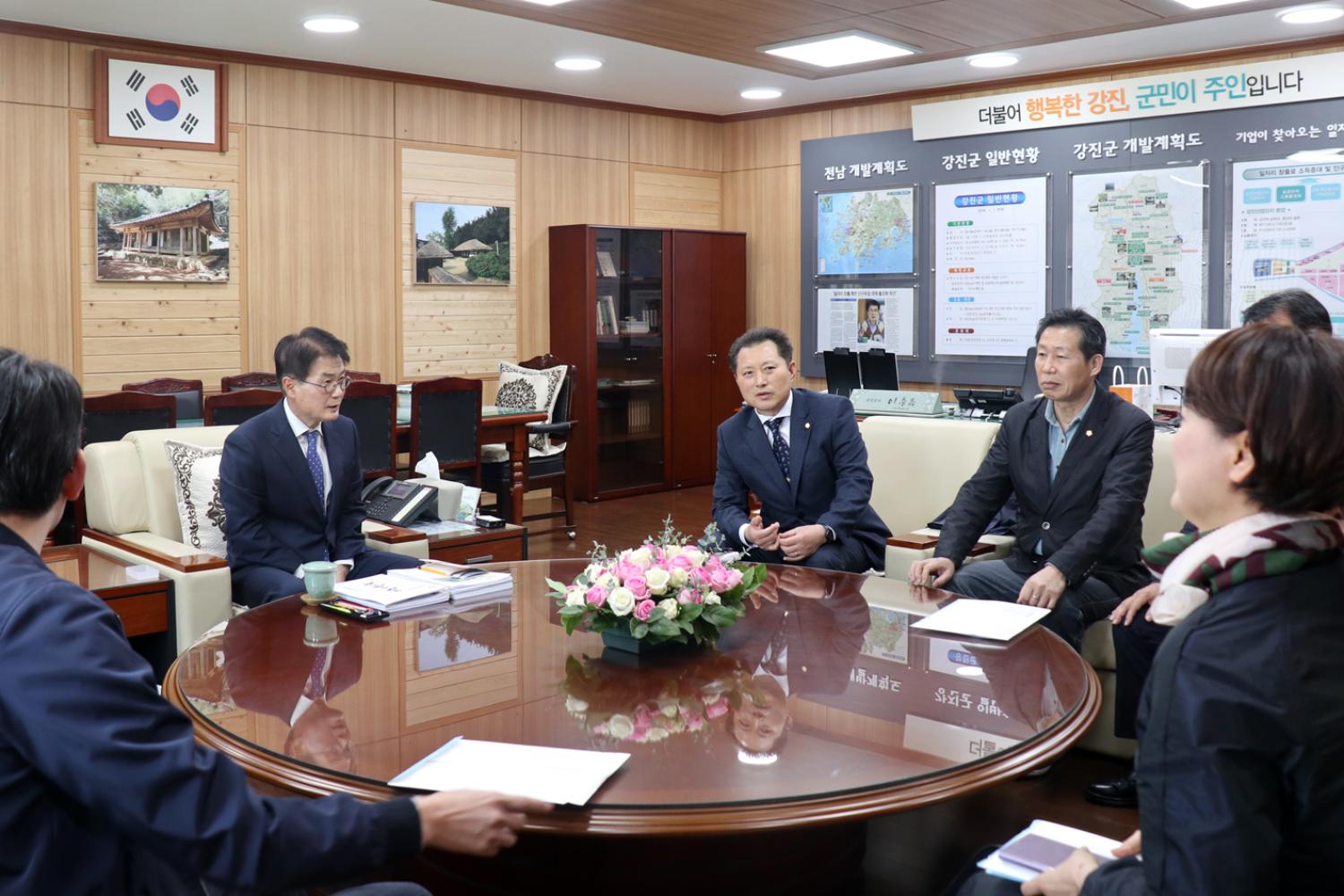 재정건설위원회 세미나 (강진군의회 방문 우호협력 간담회 개최) 3