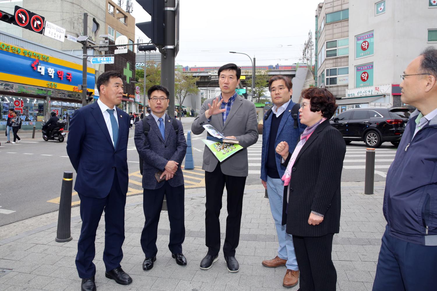 부산시 금정구의원과의 연세로 현장방문 3