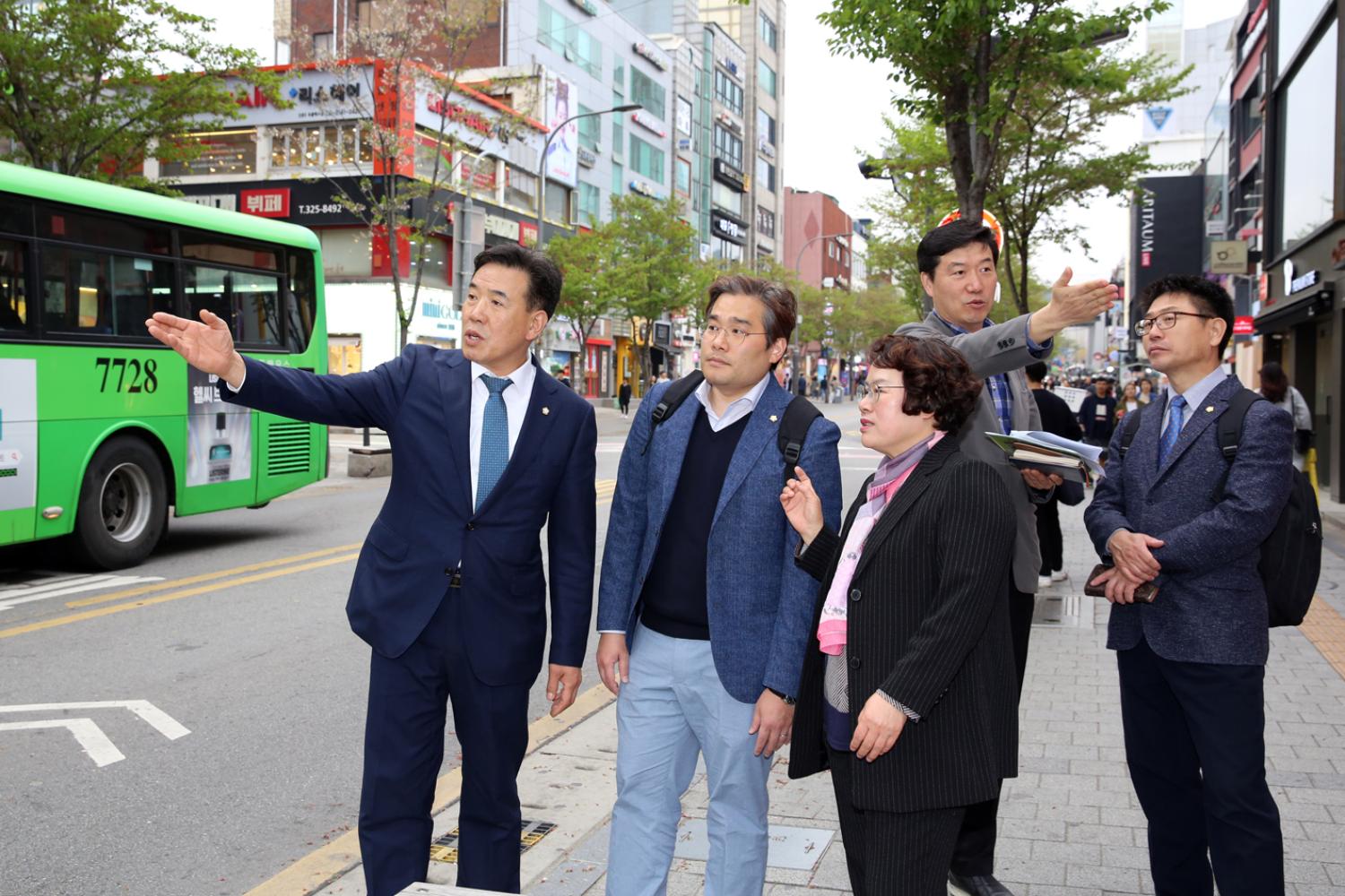 부산시 금정구의원과의 연세로 현장방문 9