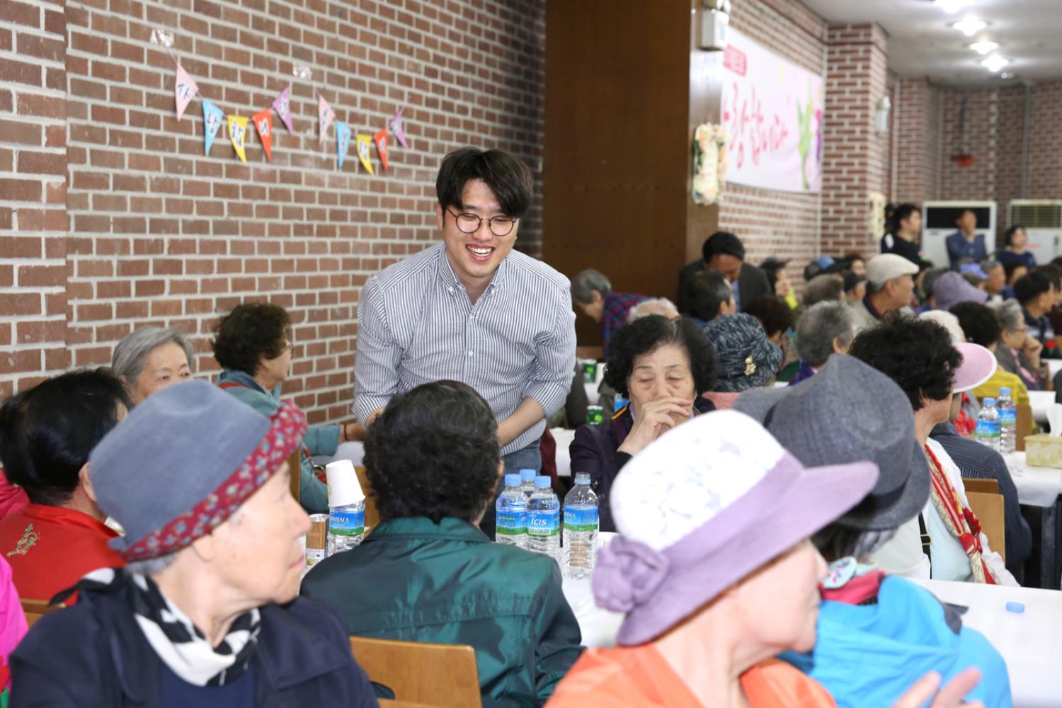 제47회 충현동 어버이날 경로행사 8