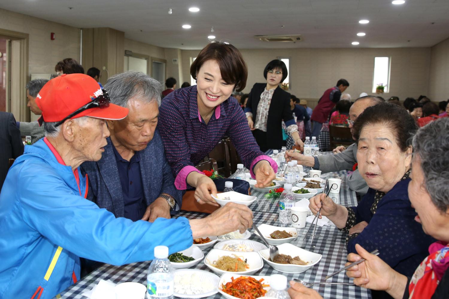 제47회 홍제2동 어버이날 경로행사 11