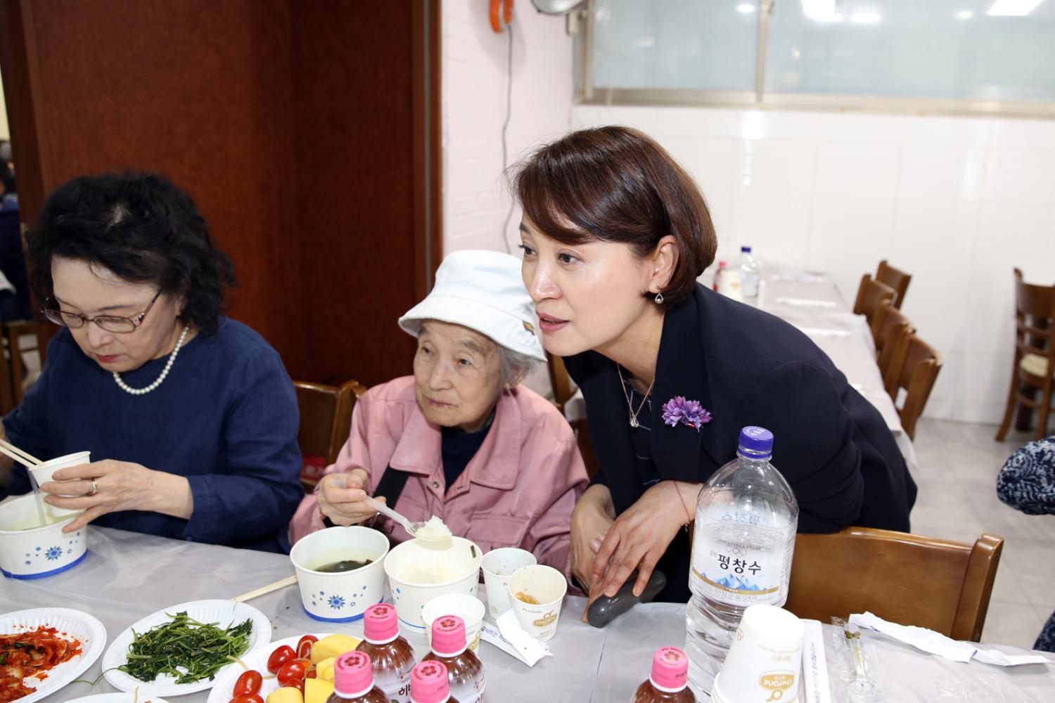 제47회 홍제1동 어버이날 기념 경로행사 8