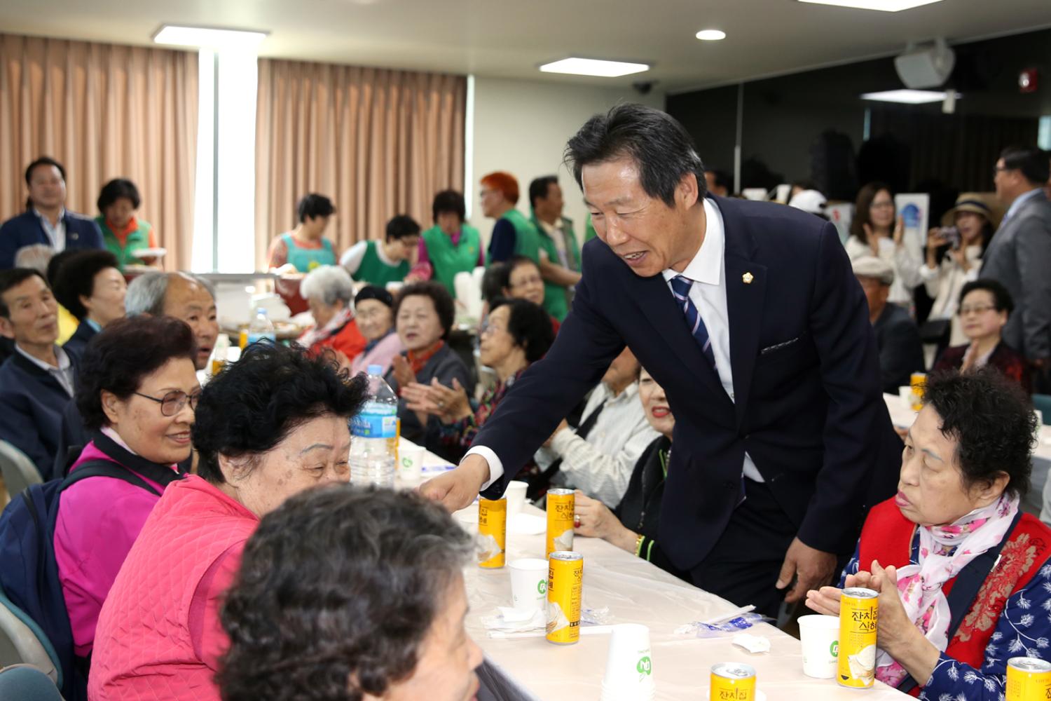 제47회 홍은1동 어버이날 기념 경로행사 11