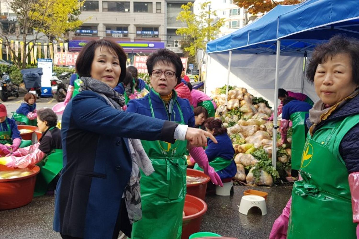 새마을부녀회 사랑의 김장 나누기(박경희 의원 자료제공) 2
