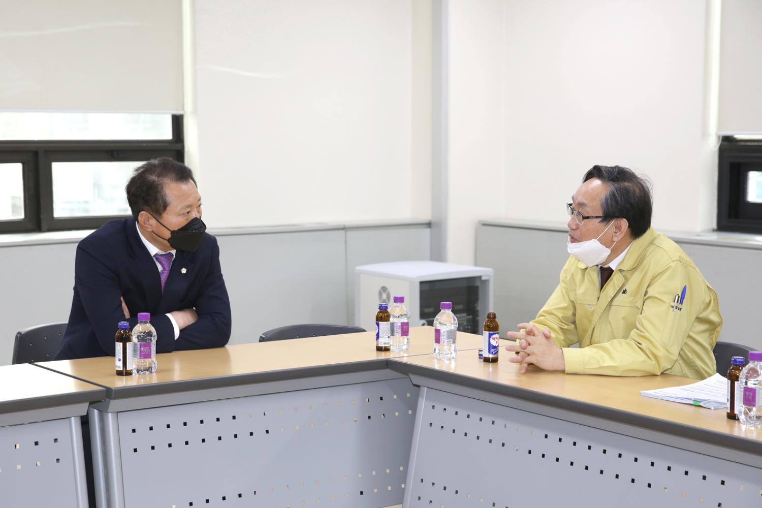 서대문구의회 재난안전대책본부 직원 격려품 전달 4