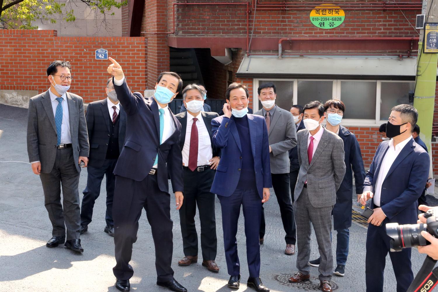 신촌동자치회관 진입계단 에스컬레이터 개통식 13