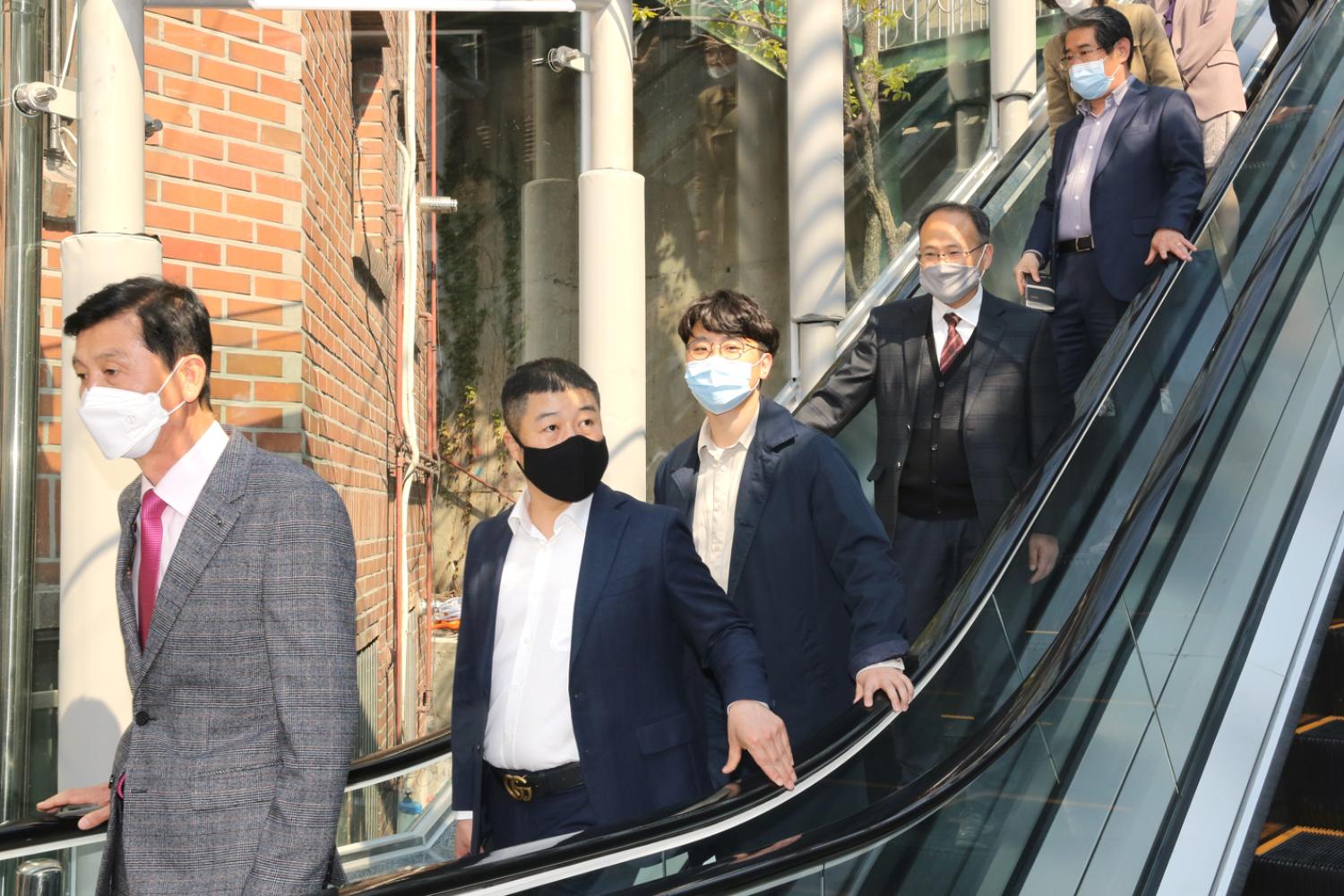 신촌동자치회관 진입계단 에스컬레이터 개통식 16