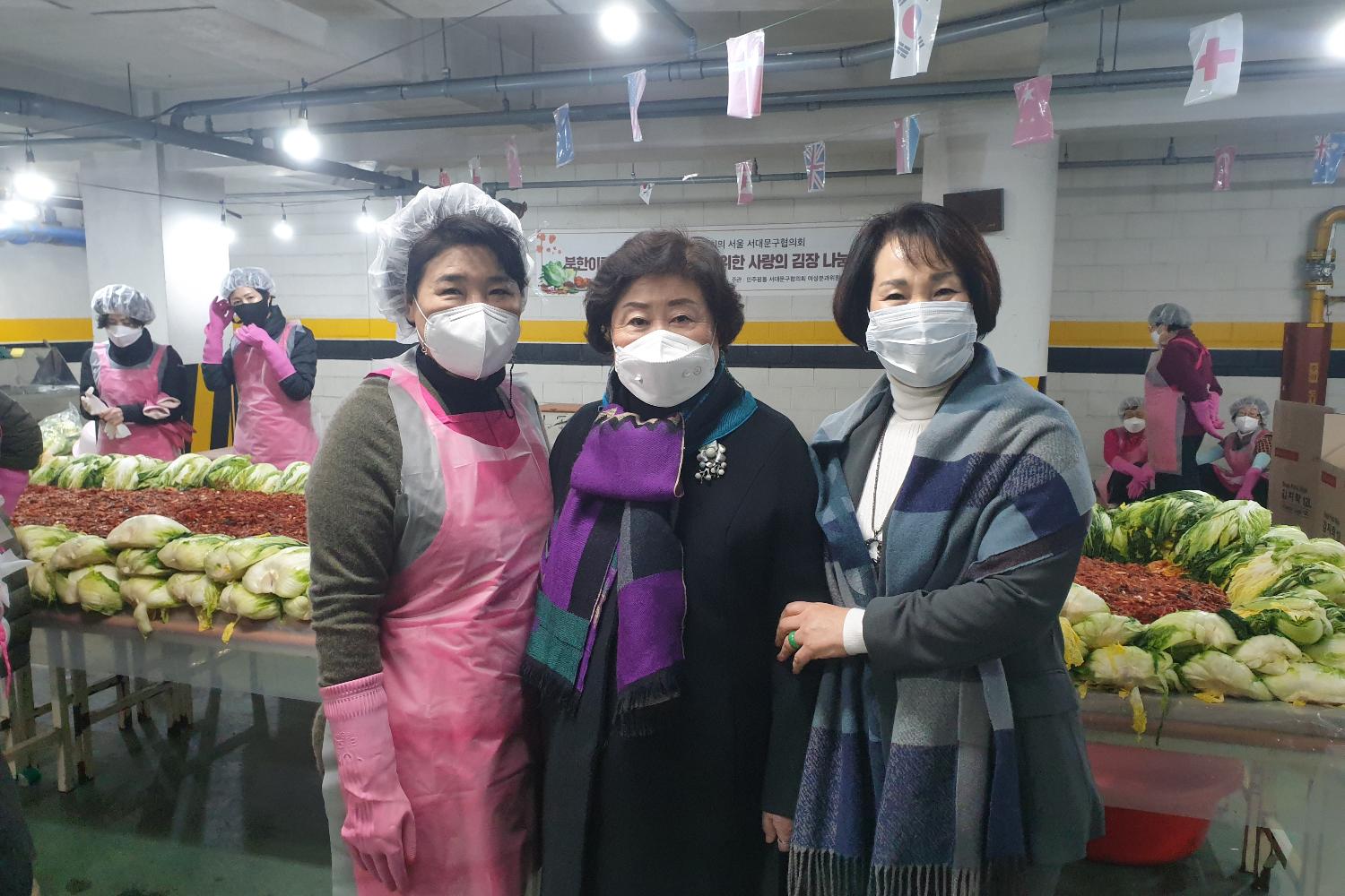 북한이탈주민과 소외계층을 위한 사랑의 김장 나눔행사(박경희의장 사진자료제공) 2