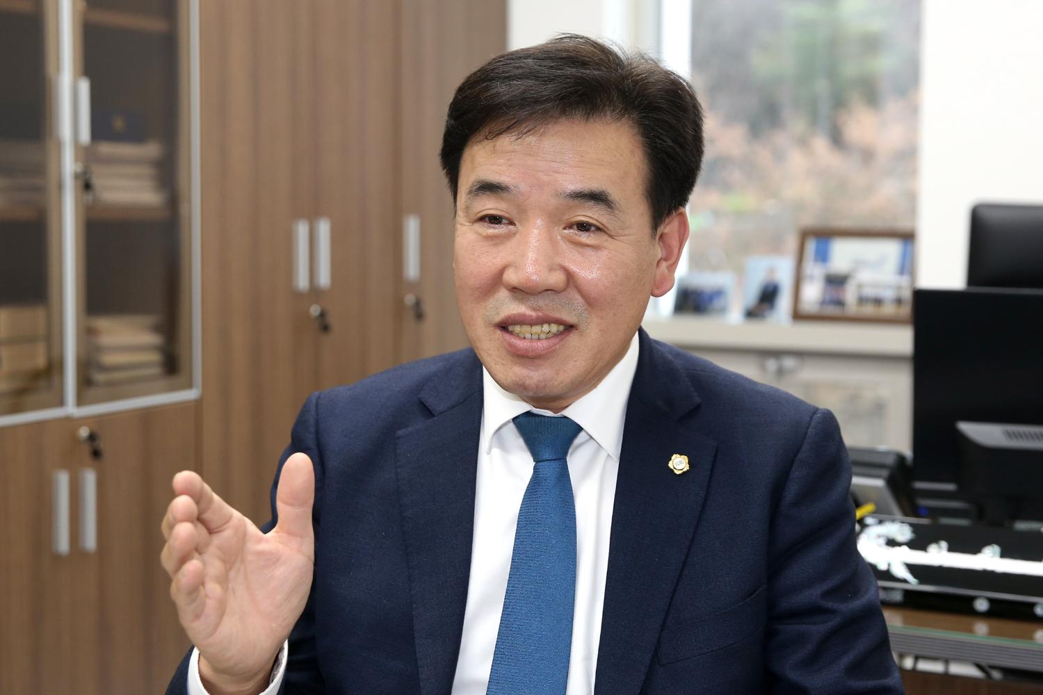 예산결산특별위원회 위원장 인터뷰- 이동화의원(시정신문)