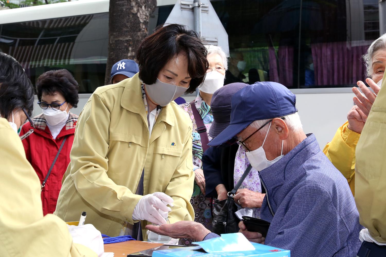 홍제2동 어르신 코로나 예방접종 격려 11