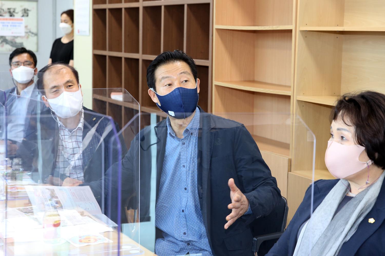제271회 임시회 중 행정복지위원회 현장방문(홍은종합사회복지관) 5