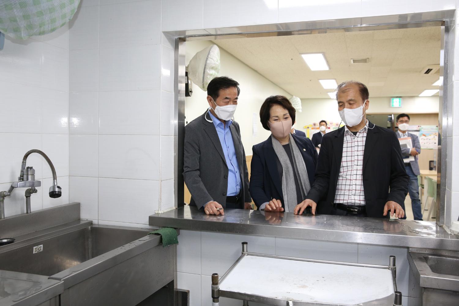 제271회 임시회 중 행정복지위원회 현장방문(홍은종합사회복지관) 21
