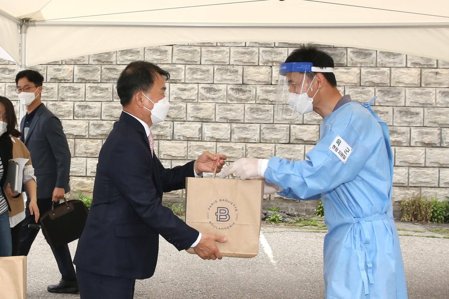 재정건설위원회 현장방문(신촌동 임시선별진료소) 3
