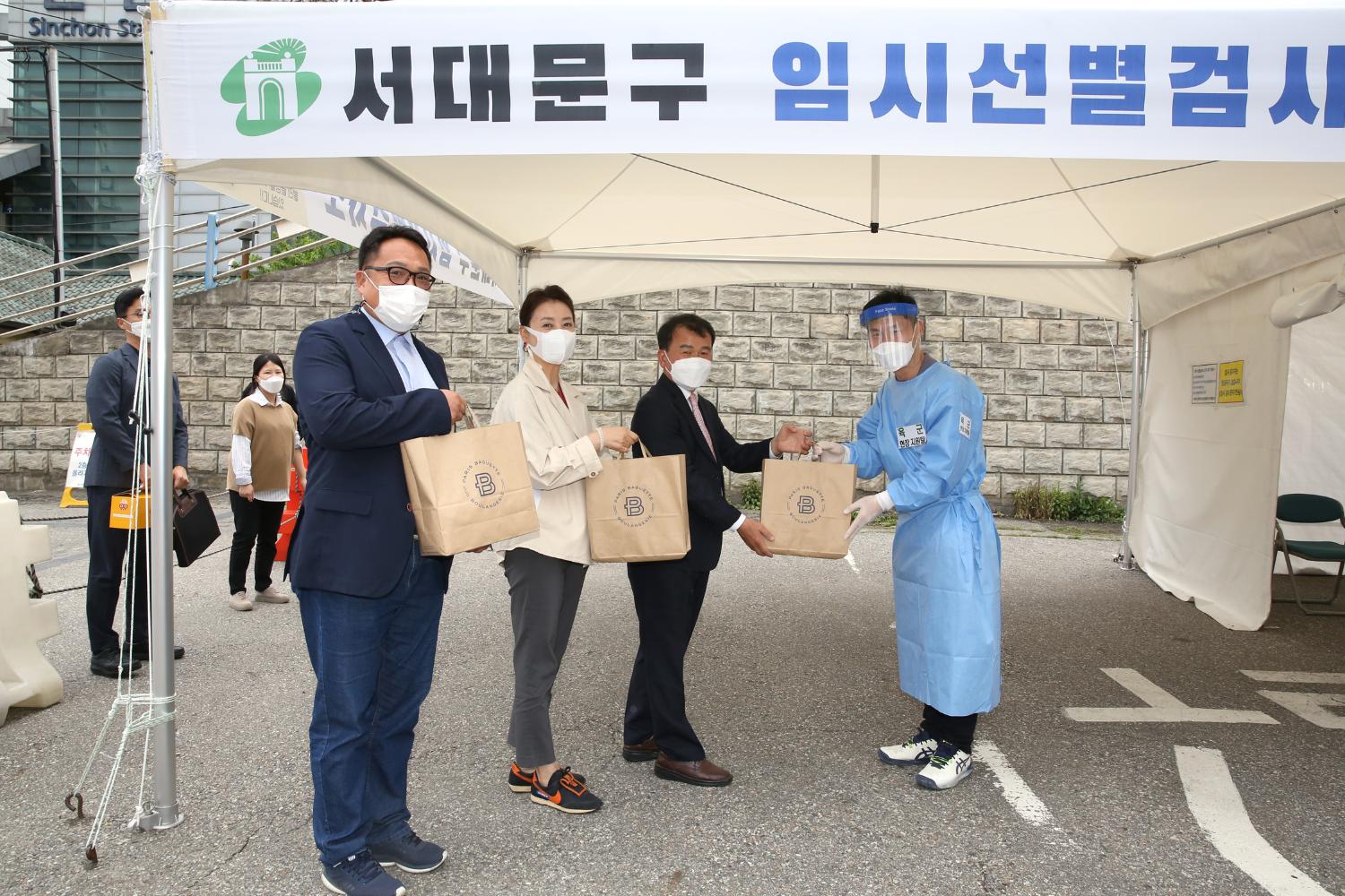 재정건설위원회 현장방문(신촌동 임시선별진료소) 5