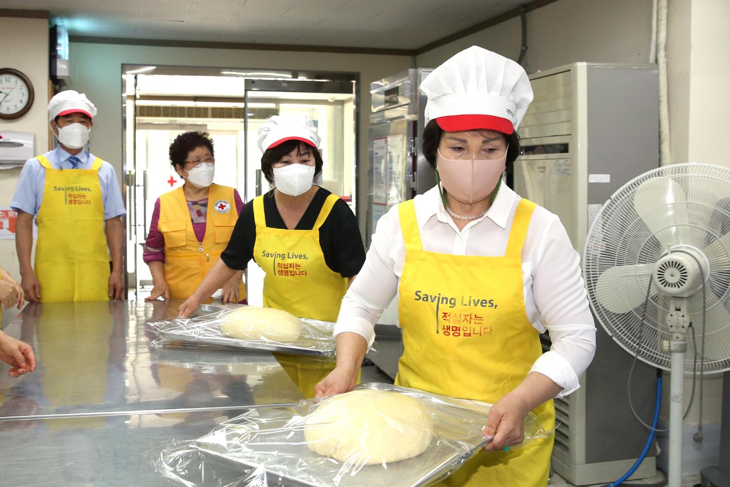 대한적십자 희망풍차 빵봉사 4