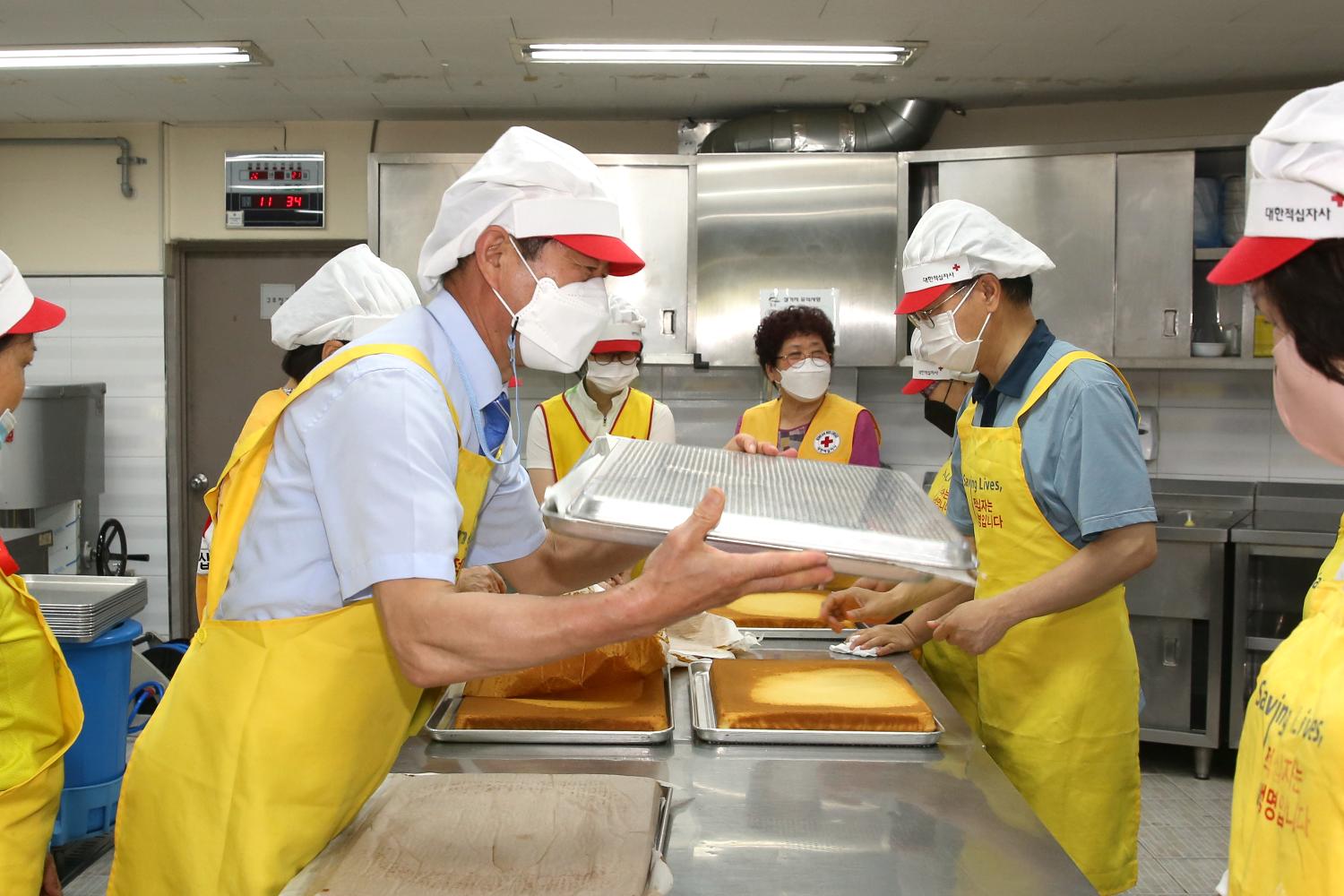 대한적십자 희망풍차 빵봉사 38