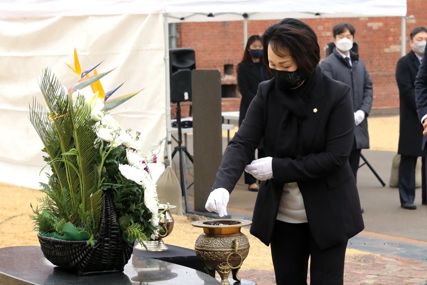 3.1절 순국선열 헌화 및 분향 36
