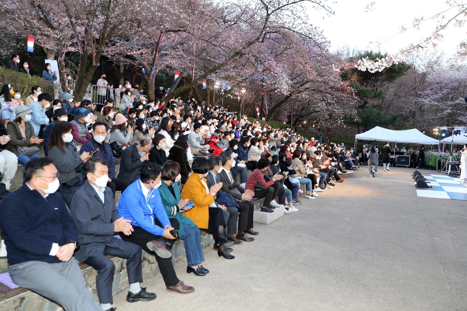 서대문 안산자락길 벚꽃 음악회 12