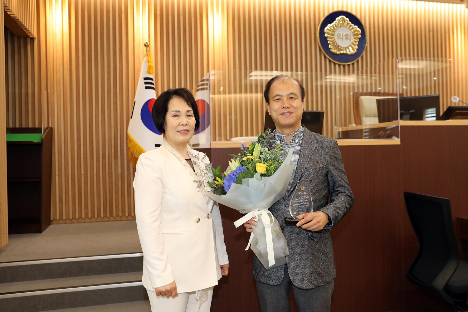제8대의원 퇴임식 및 의장단 감사패 전달식 8
