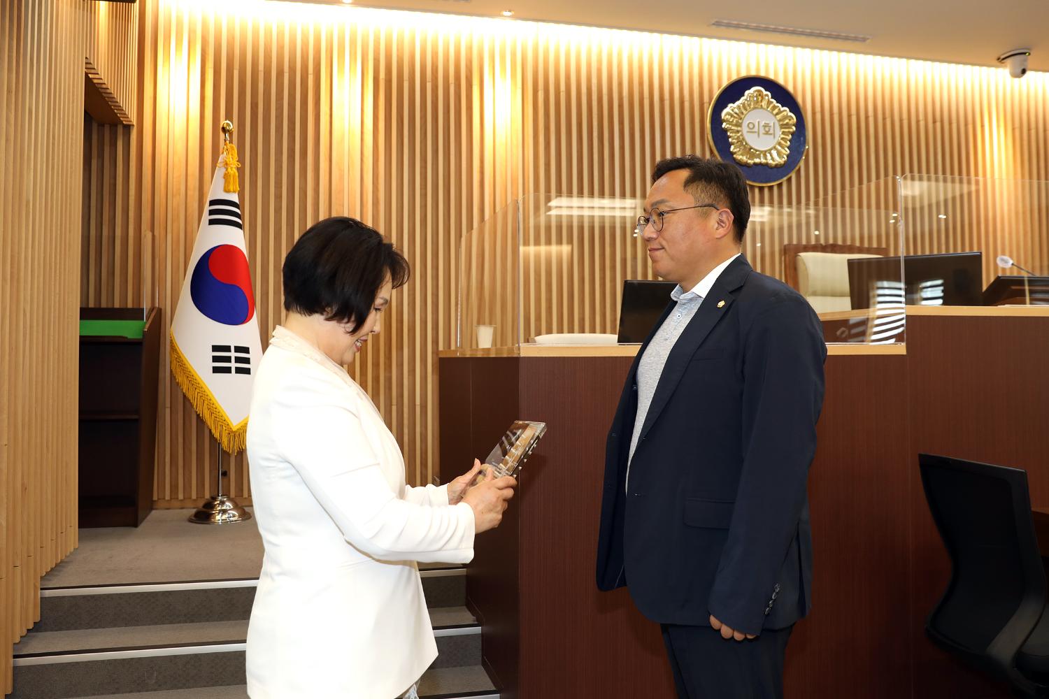 제8대의원 퇴임식 및 의장단 감사패 전달식 17