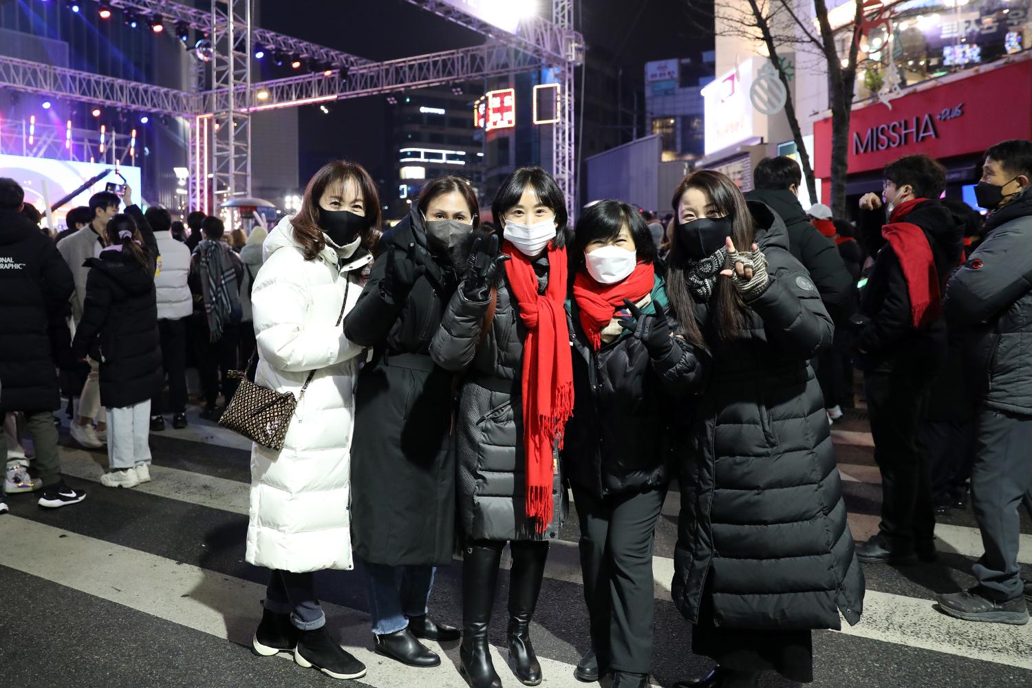 2023 happy new year 신난다 신년은 신촌에서 5