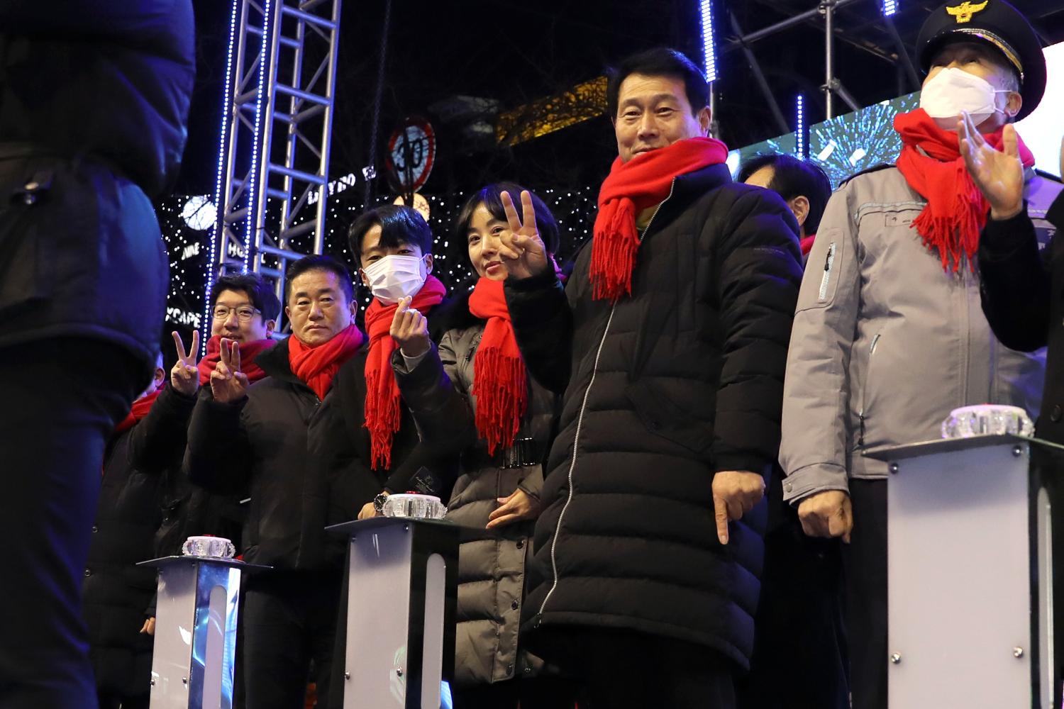 2023 happy new year 신난다 신년은 신촌에서 8